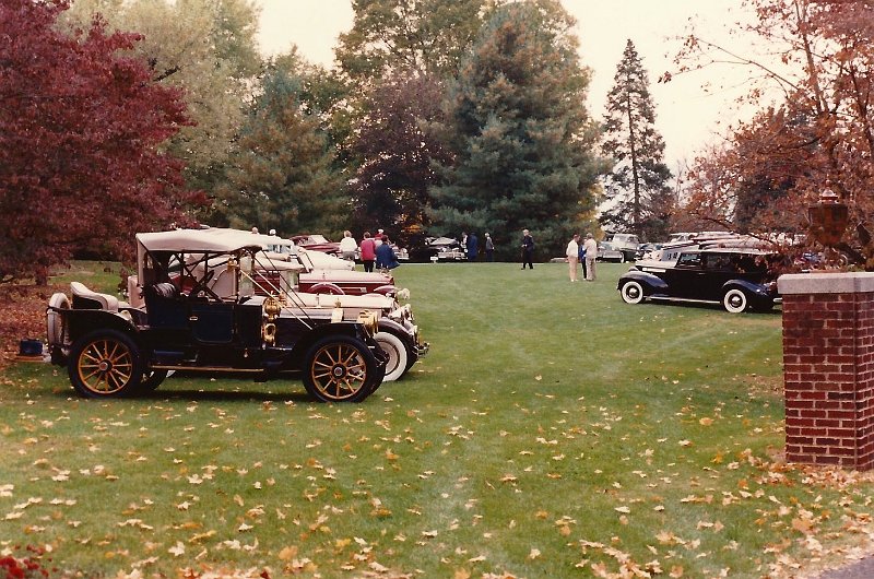 SCAN0374-001.JPG - Packards on display at Mrotek's