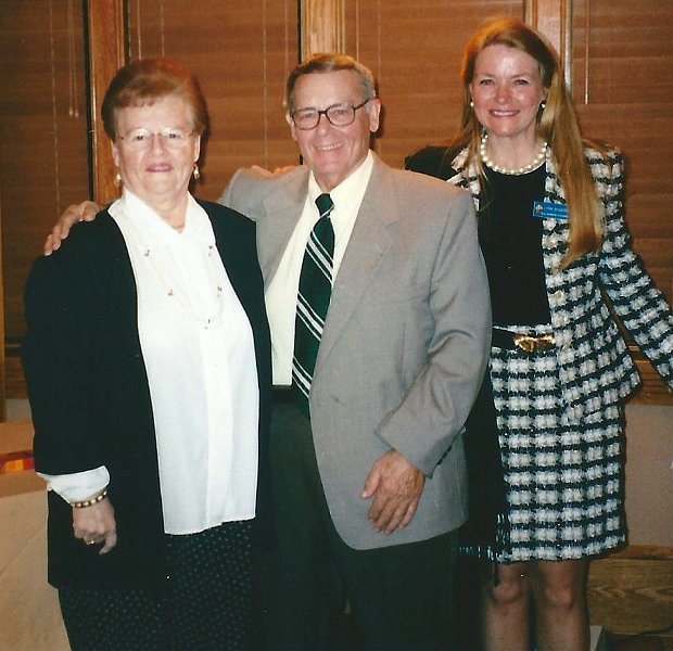 SCAN1475-001.JPG - Ginny and Roy Hummer, Lynn Rogerson