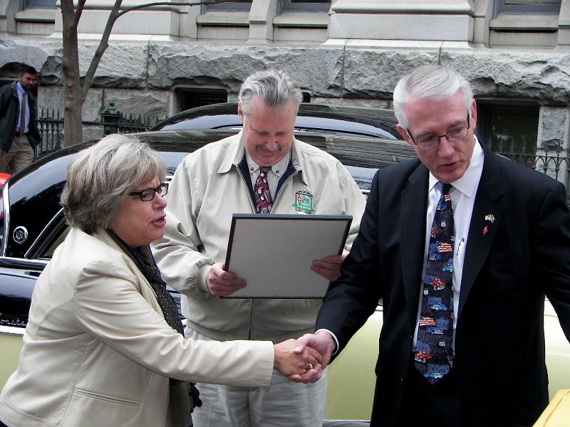 100_3759.jpg - Marilyn Harris, Rod Hobbs and Jon Hatfield