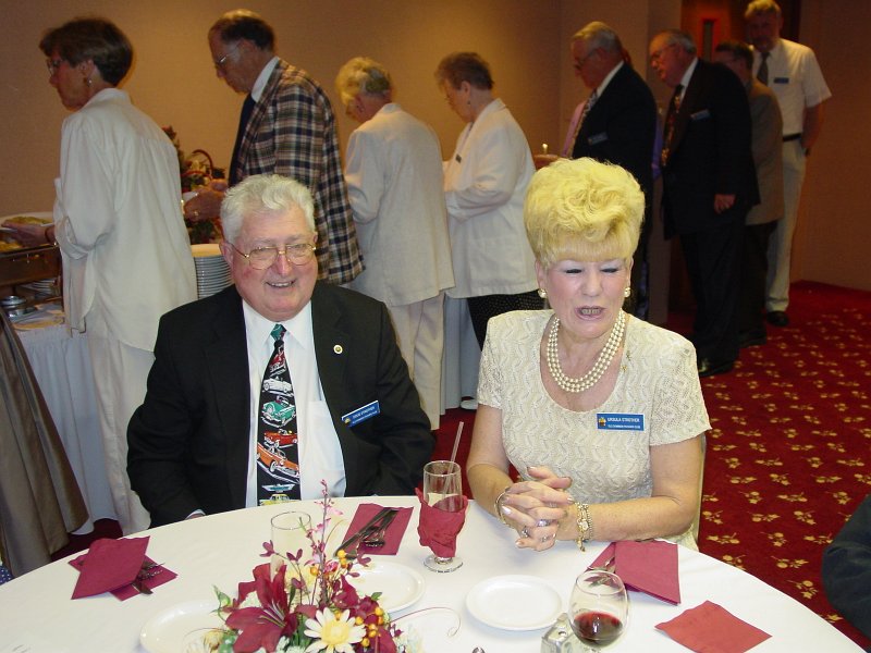 DSC01975.JPG - Doug and Ursula Strother