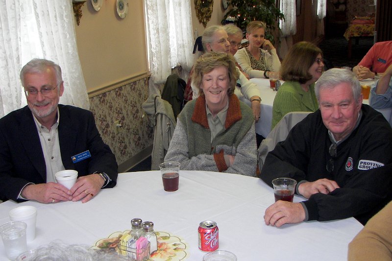 100_0657.jpg - Miles White, Sue and Bill Nagel