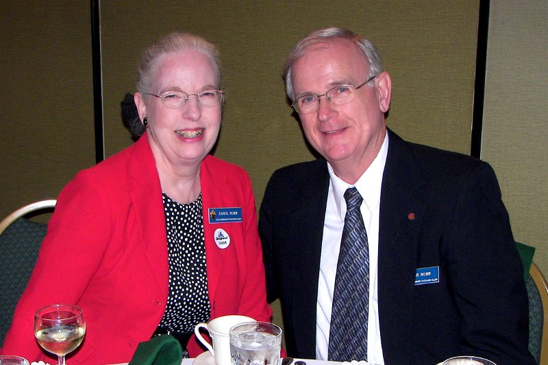 100_2718.jpg - Carol and Bob Robb