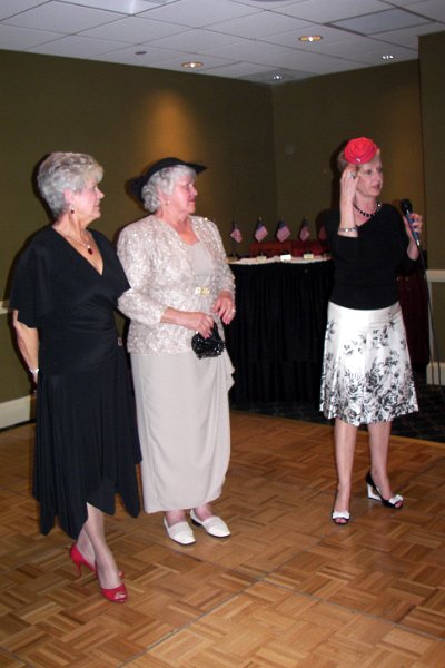100_2743.jpg - Vintage attire
