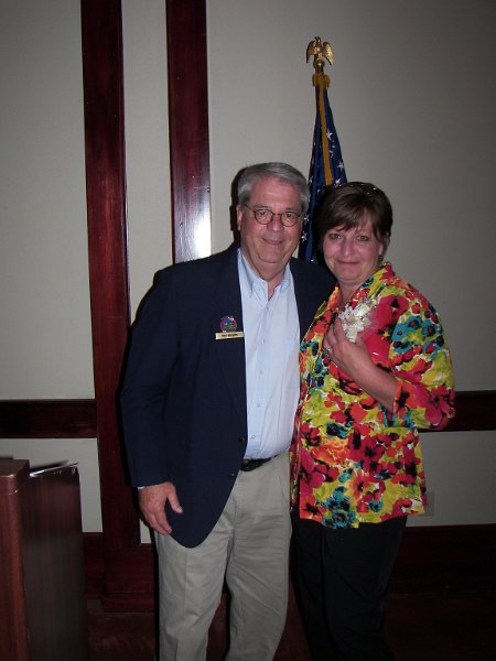 100_4886.jpg - Tourmaster Mark recognizes the hard work of Laurie Taylor
