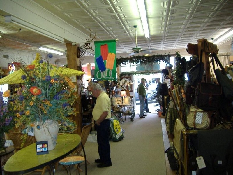 114.jpg - Post-lunch shopping in Salem, VA