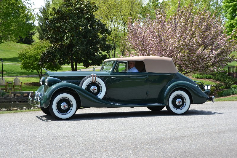 DSC_0018.JPG - Roller and Jerry Lynn Shipplett's 1935 1202 Convertible Victoria