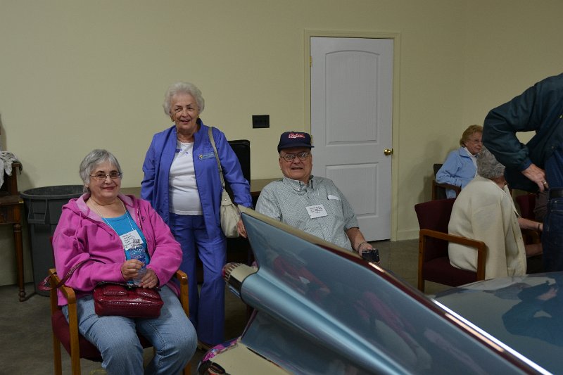 DSC_0214.JPG - Marilyn Neubert, Lore Stoltzfus and Ted Bunnell with '59 Cad tailfin