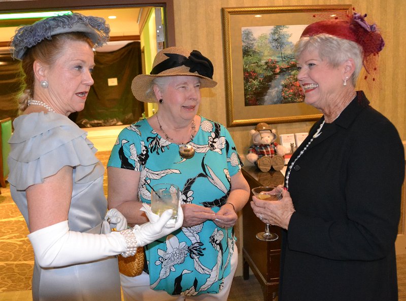 DSC_0125.JPG - Lynn rogerson, Carol Robb and Charlotte Koogler