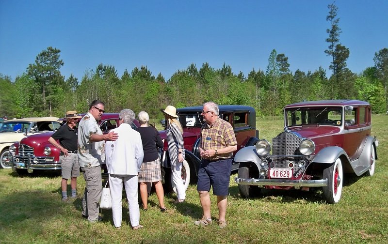 100_4235.JPG - We park here for the Town Creek Indian Mound grounds, then move to the paved parking area.