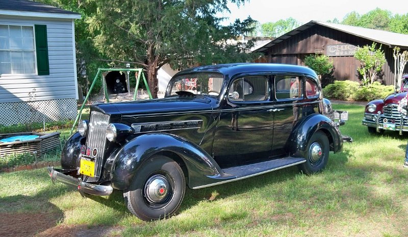 100_4254.JPG - Jim and Mary Owen's 1937 Six at Ederville