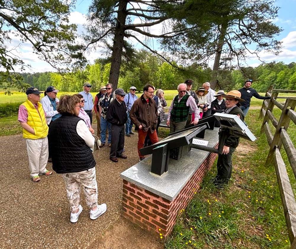 16.jpg - Exhibits explain the actions of Confederate and Union troops.