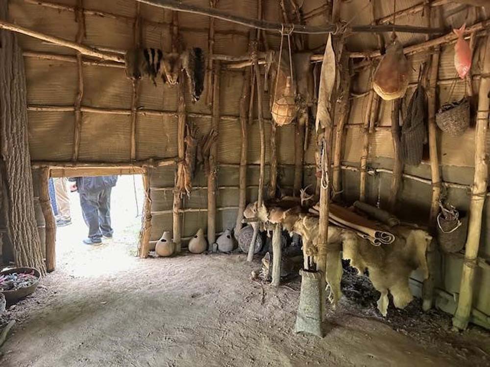 77.jpg - Interior of the Indian hut.